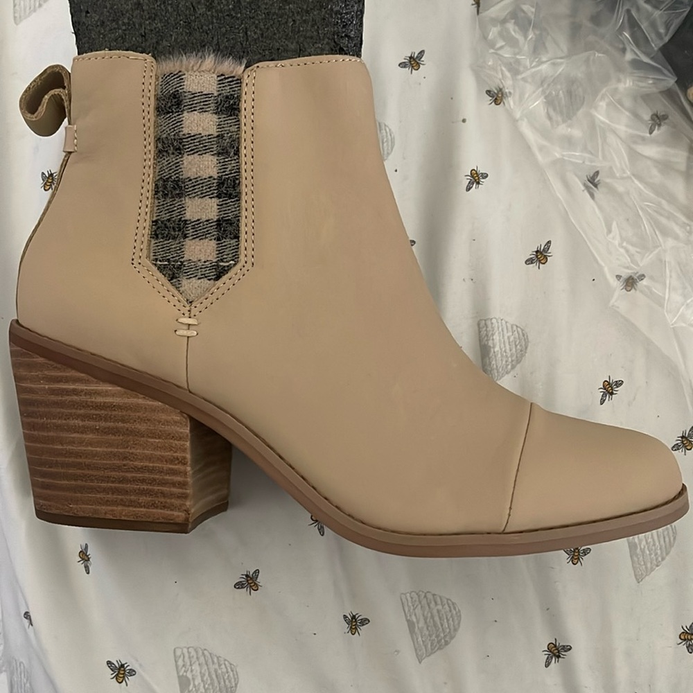 Toms wmn everly sand leather/ plaid size 9